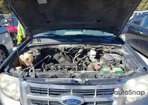 2012 Ford Escape Xls z USA, uszkodzony, nr VIN 1FMCU0C73CKB03184